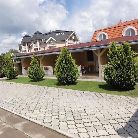 Apartmany Usmev Veľký Meder Eksteriør billede
